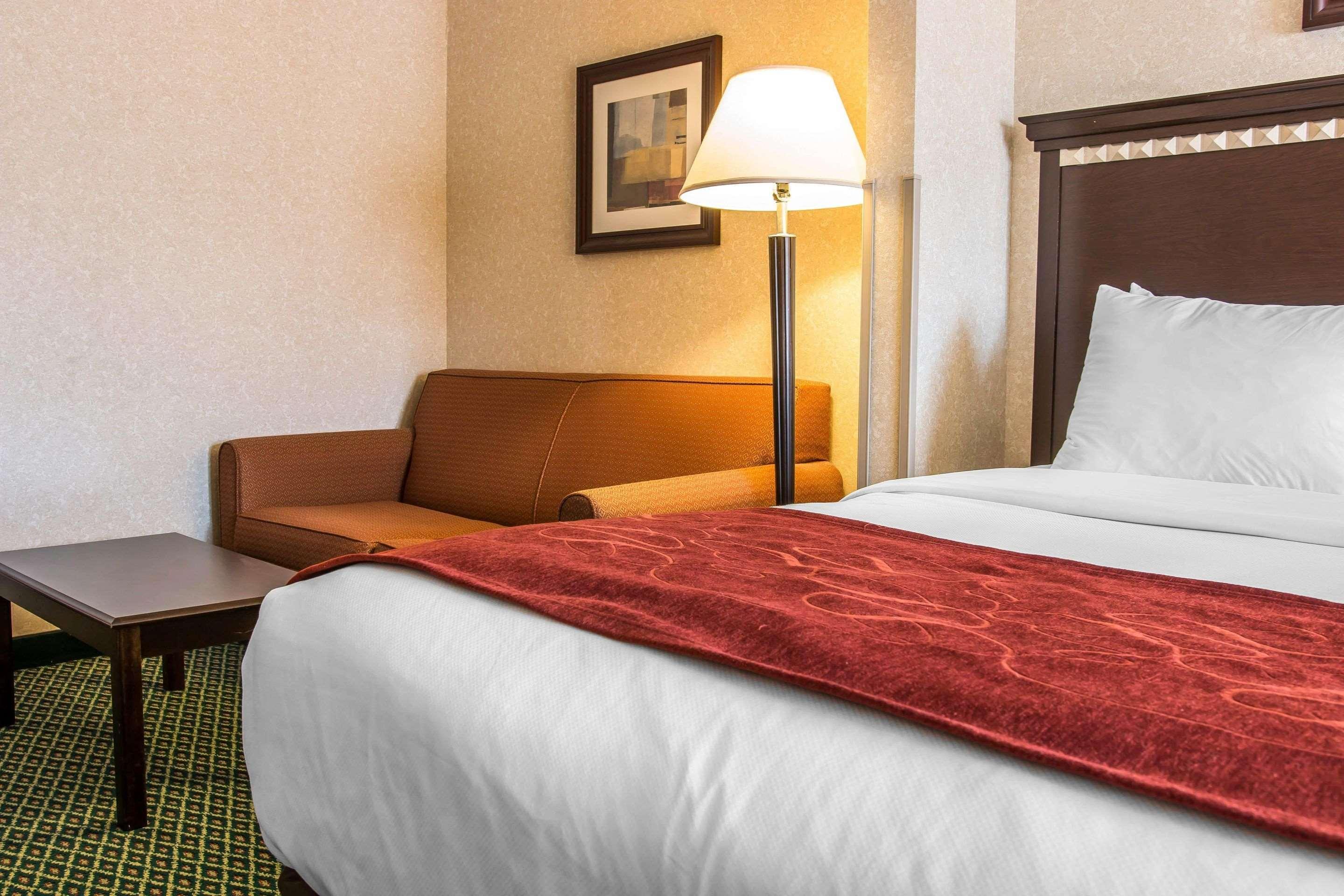 Comfort Suites Canton - Detroit Kültér fotó