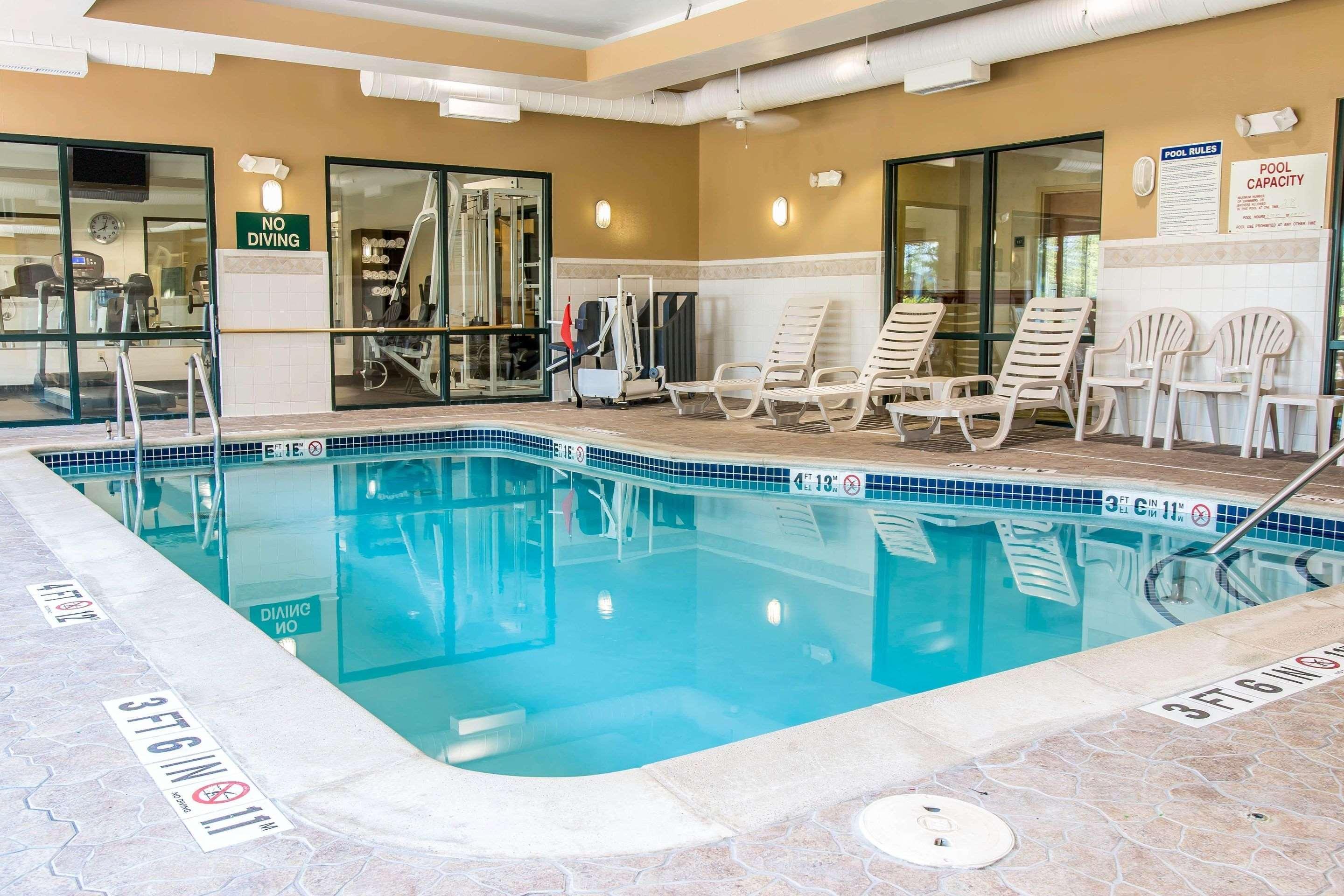 Comfort Suites Canton - Detroit Kültér fotó