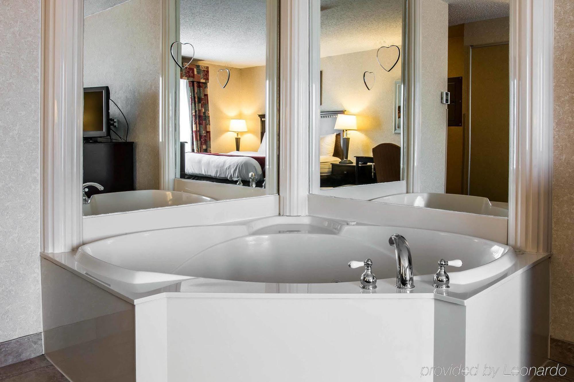 Comfort Suites Canton - Detroit Kültér fotó