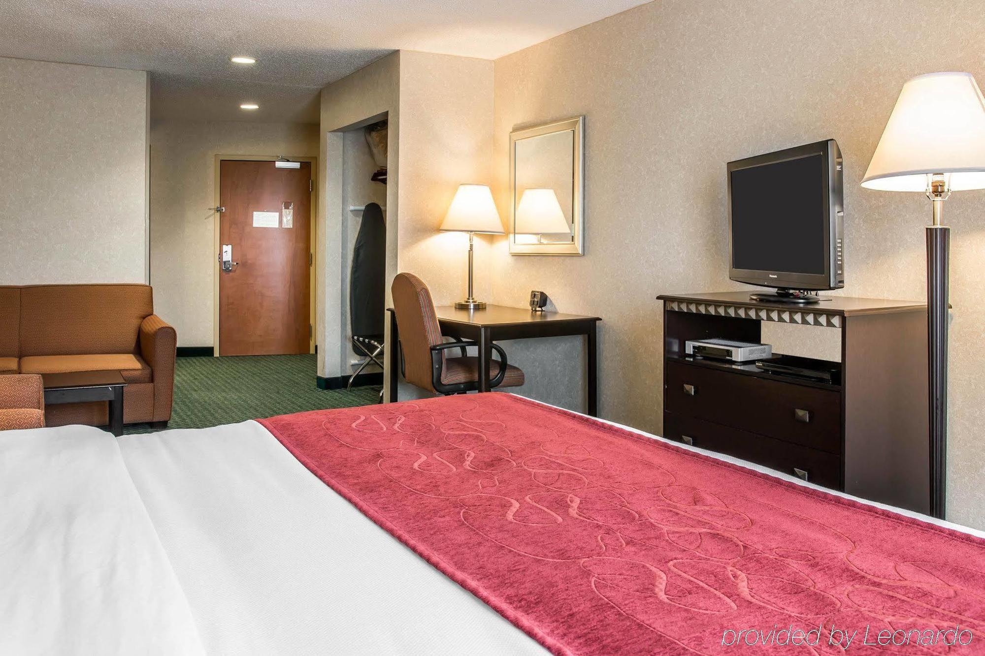 Comfort Suites Canton - Detroit Kültér fotó