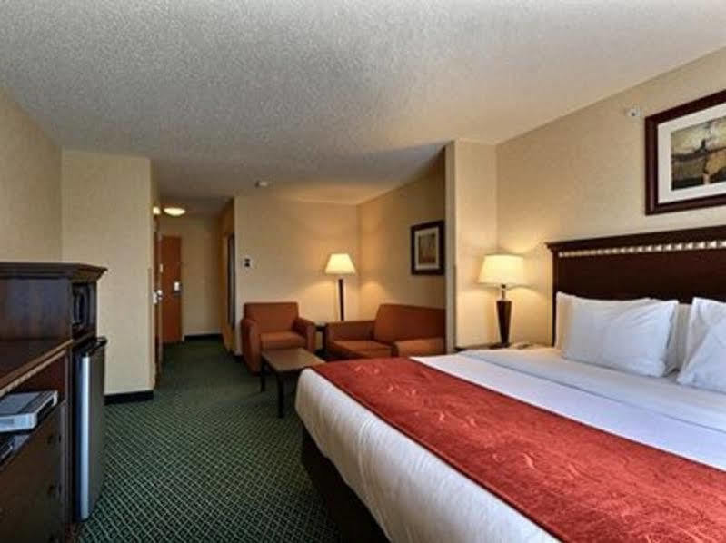 Comfort Suites Canton - Detroit Kültér fotó