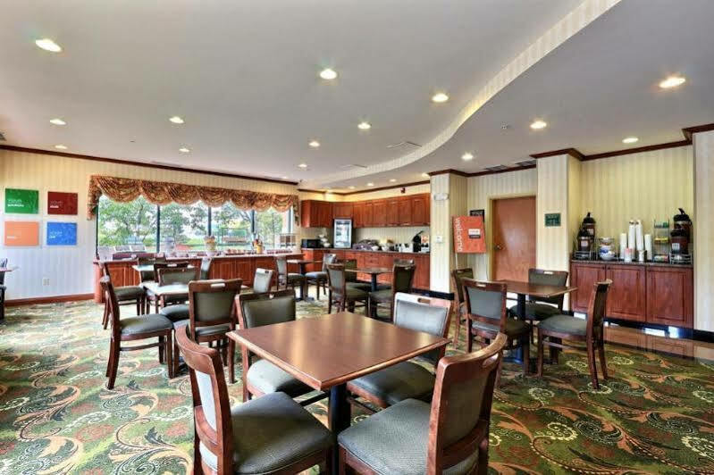 Comfort Suites Canton - Detroit Kültér fotó