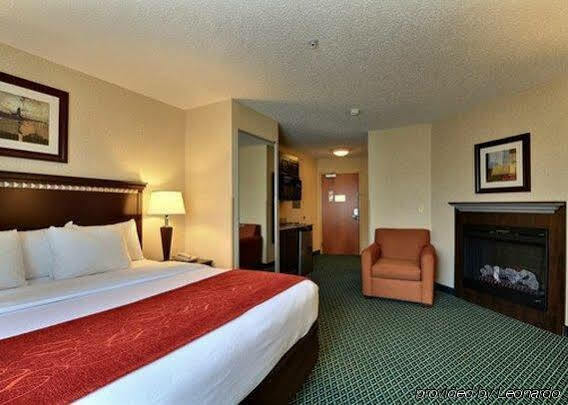 Comfort Suites Canton - Detroit Kültér fotó